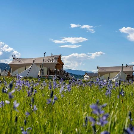 Under Canvas West Yellowstone Extérieur photo