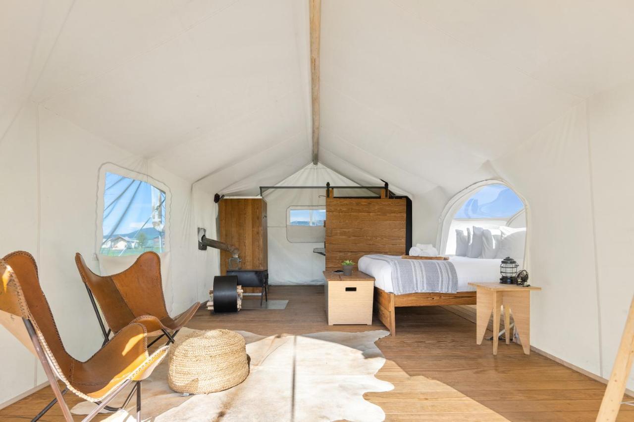 Under Canvas West Yellowstone Extérieur photo