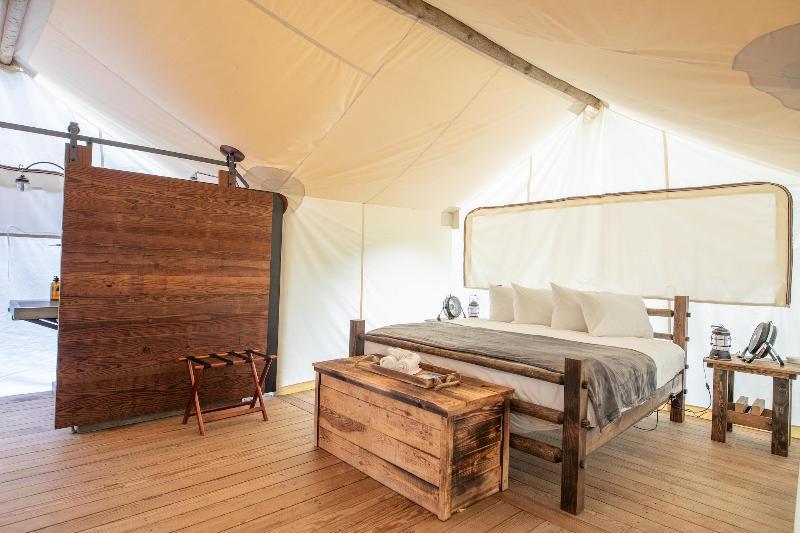 Under Canvas West Yellowstone Extérieur photo